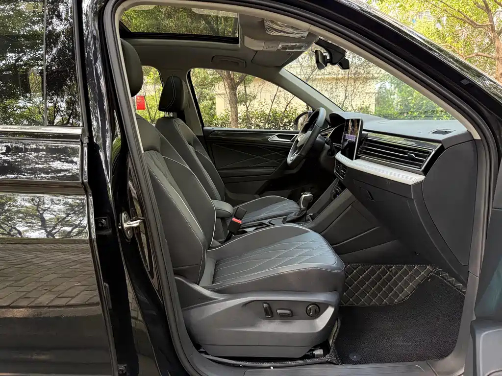 VOLKSWAGEN TIGUAN L 2024