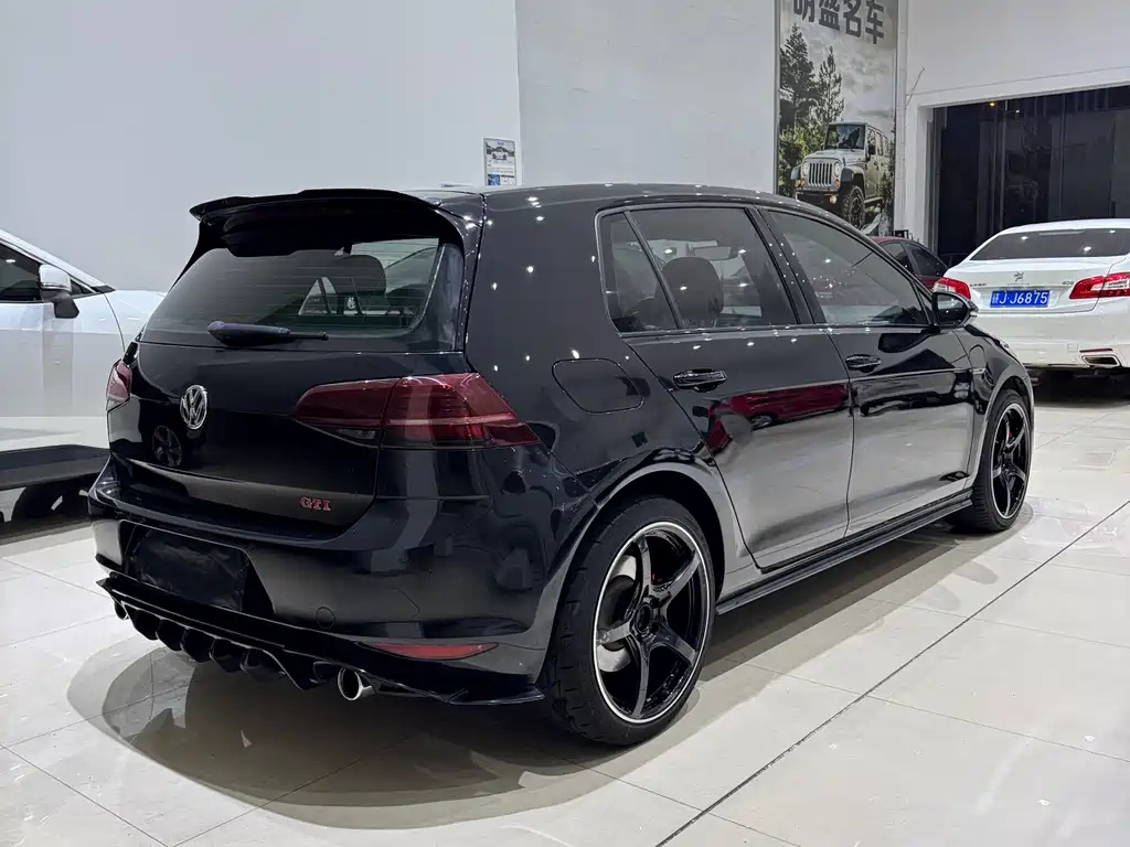 VOLKSWAGEN GOLF GTI 2017