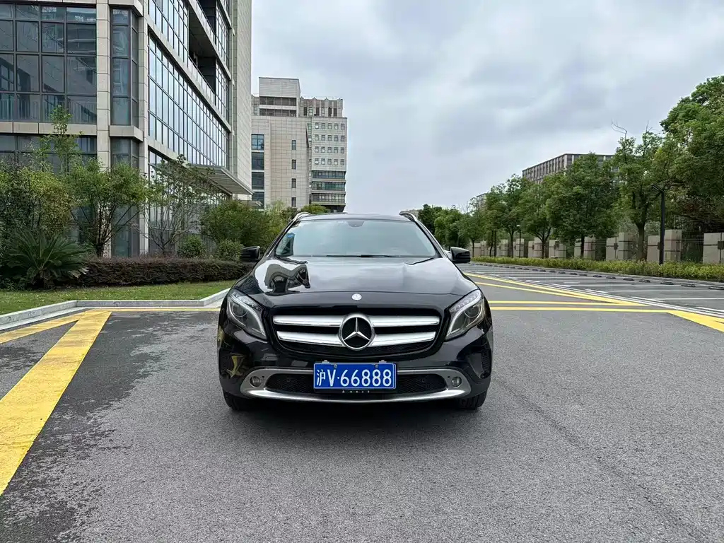 MERCEDES BENZ GLA 2015