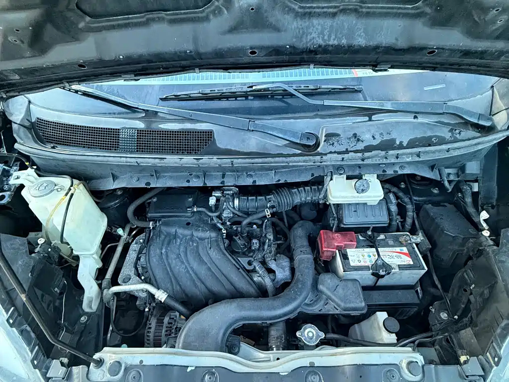 NISSAN NV200 2018