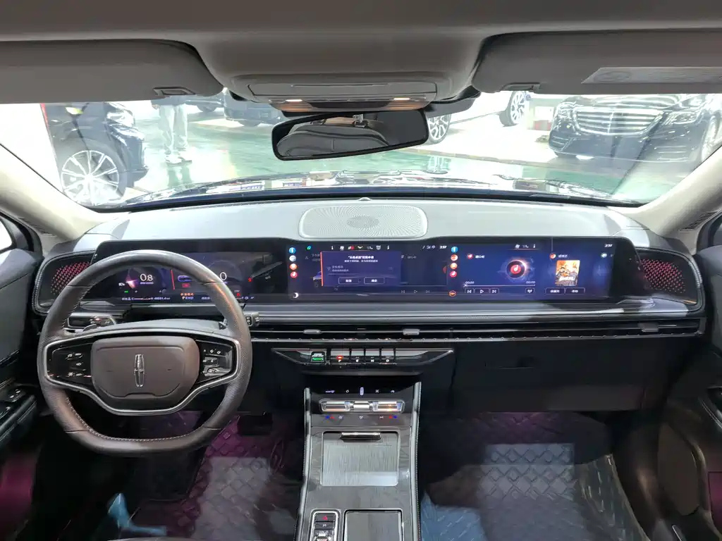 LINCOLN ADVENTURER 2023