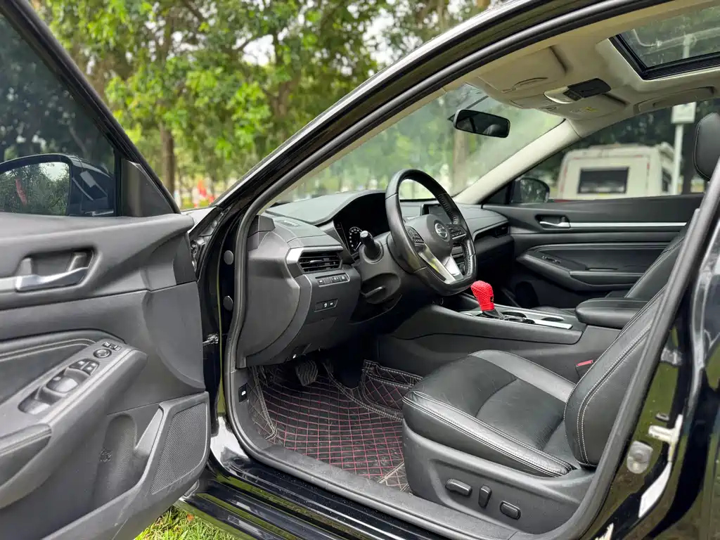 NISSAN TEANA 2019
