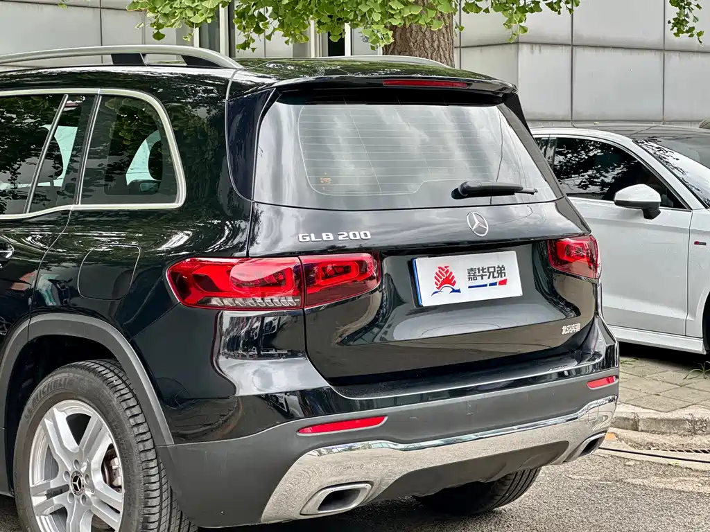 MERCEDES BENZ GLB 2023