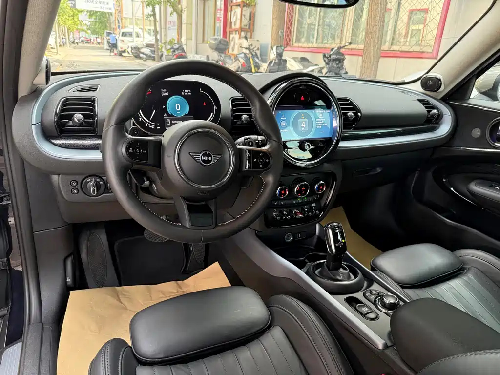 MINI CLUBMAN 2022