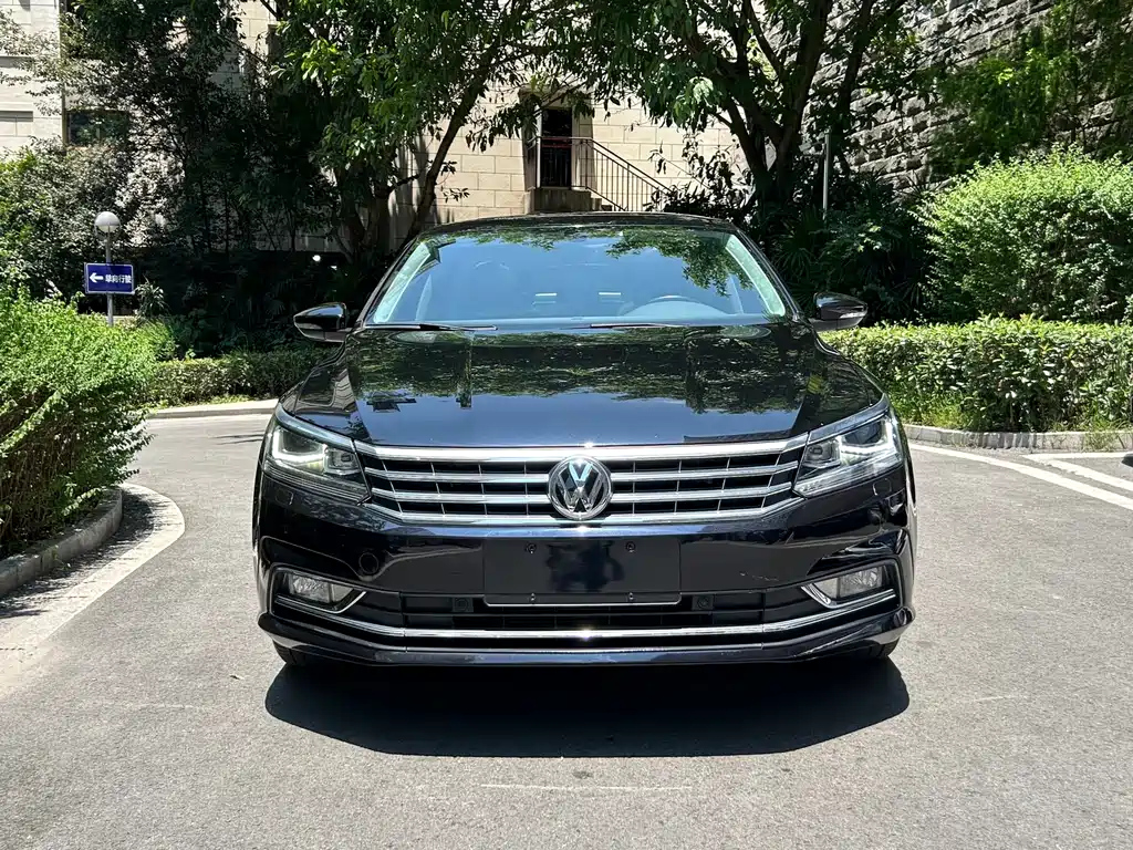 VOLKSWAGEN PASSAT 2017