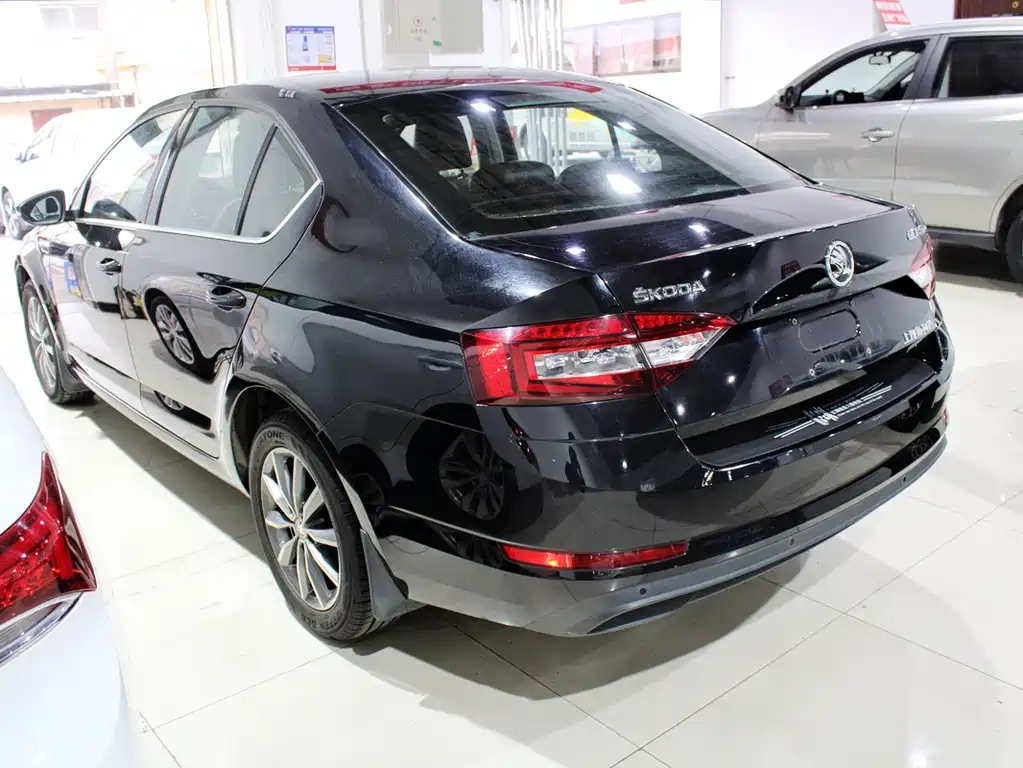 SKODA OCTAVIA 2019