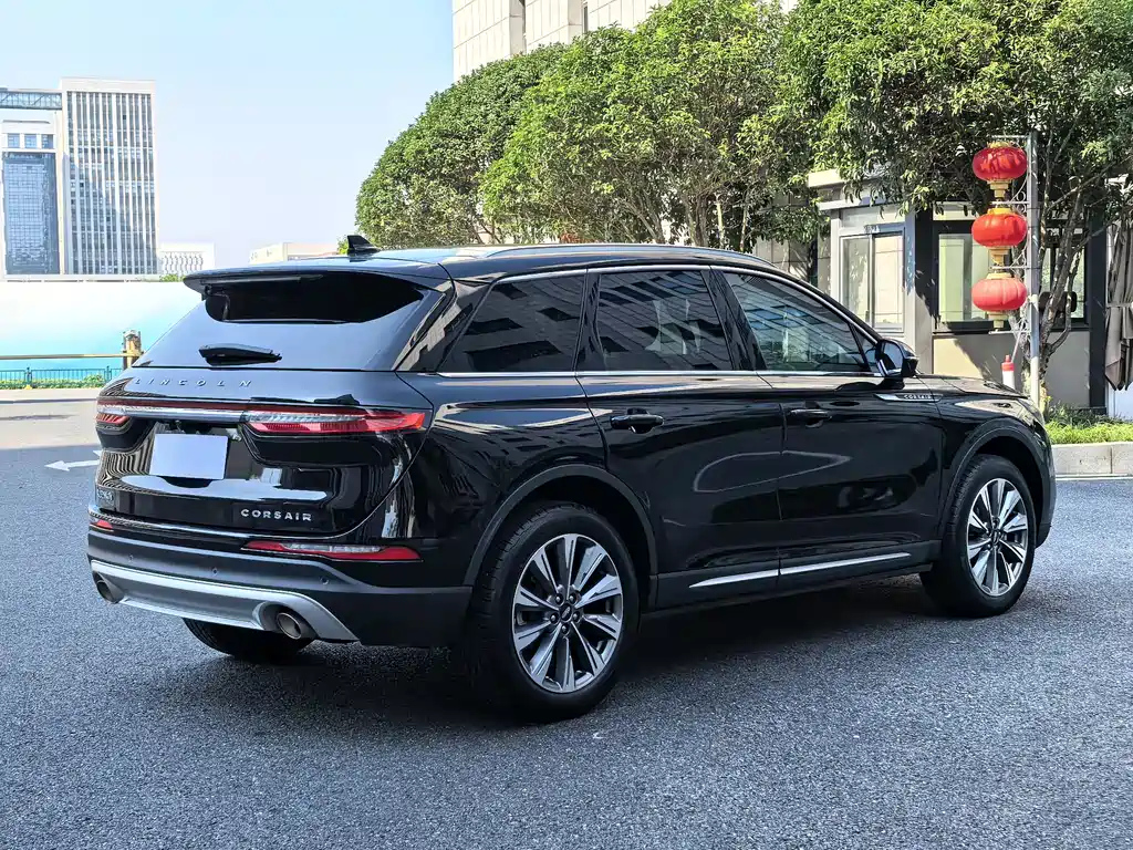 LINCOLN ADVENTURER 2022