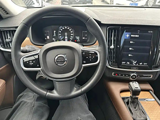 VOLVO S90 2019