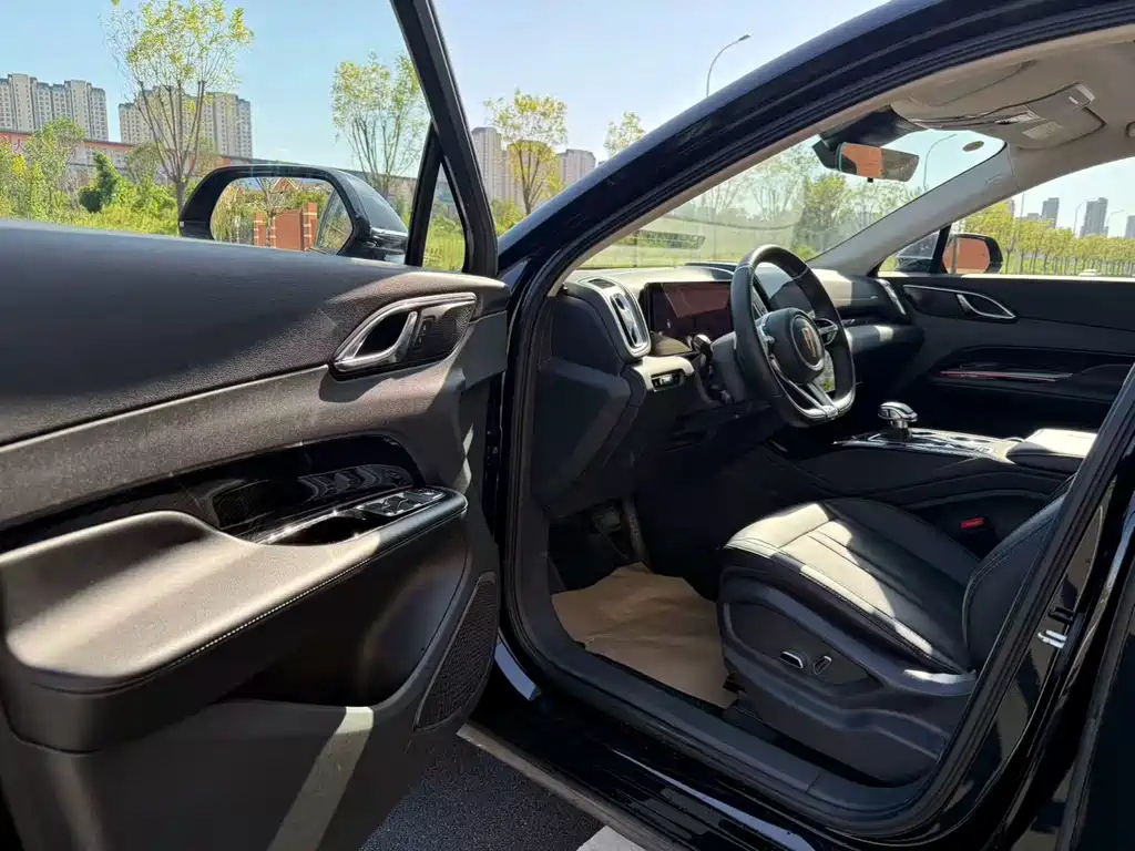 HONGQI HS3 PHEV 2024