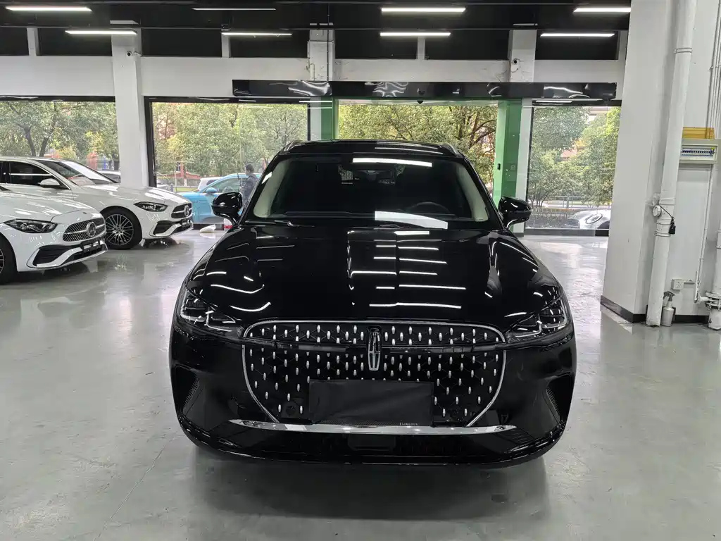 LINCOLN ADVENTURER 2024