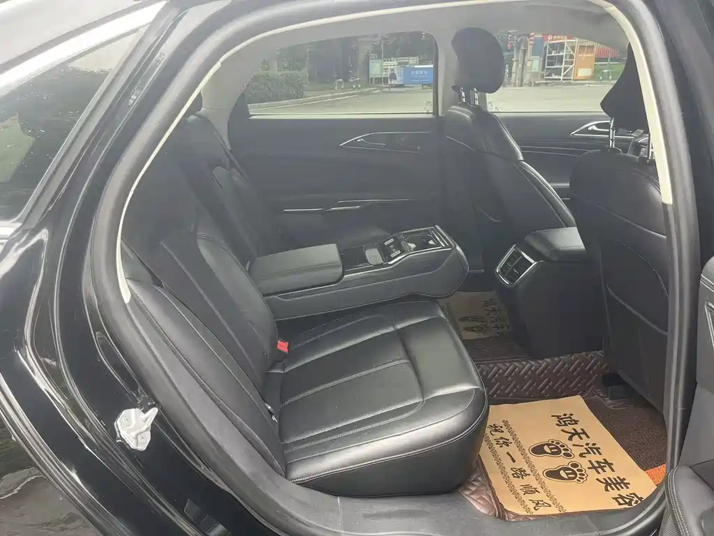 FORD TAURUS 2021