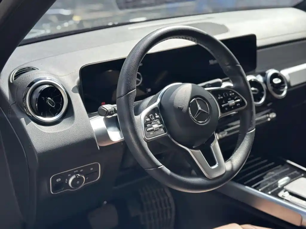 MERCEDES BENZ GLB 2022