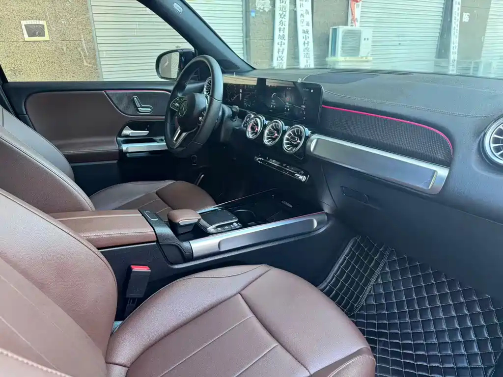 MERCEDES BENZ GLB 2023