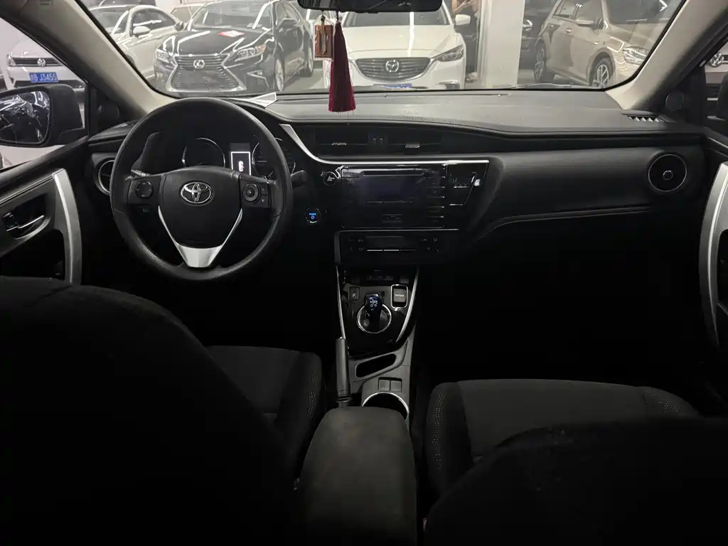 TOYOTA COROLLA 2017