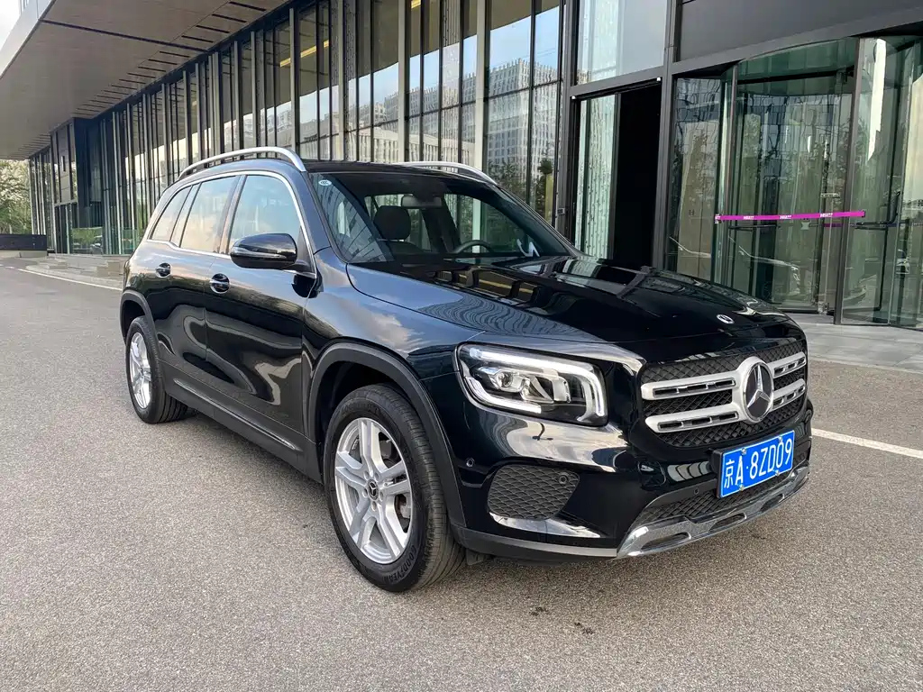 MERCEDES BENZ GLB 2023