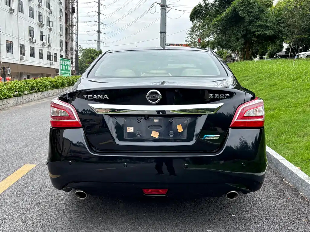 NISSAN TEANA 2013