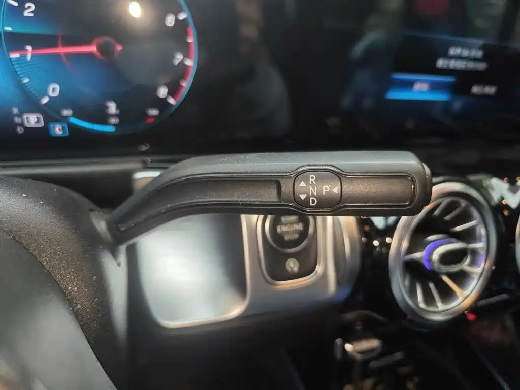 MERCEDES BENZ GLB 2021