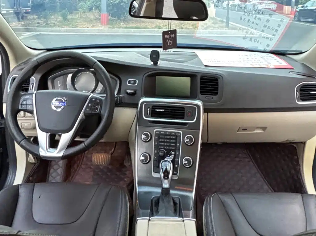 VOLVO S60 2014