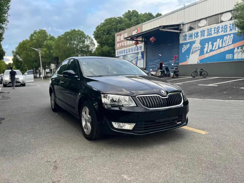SKODA OCTAVIA 2015
