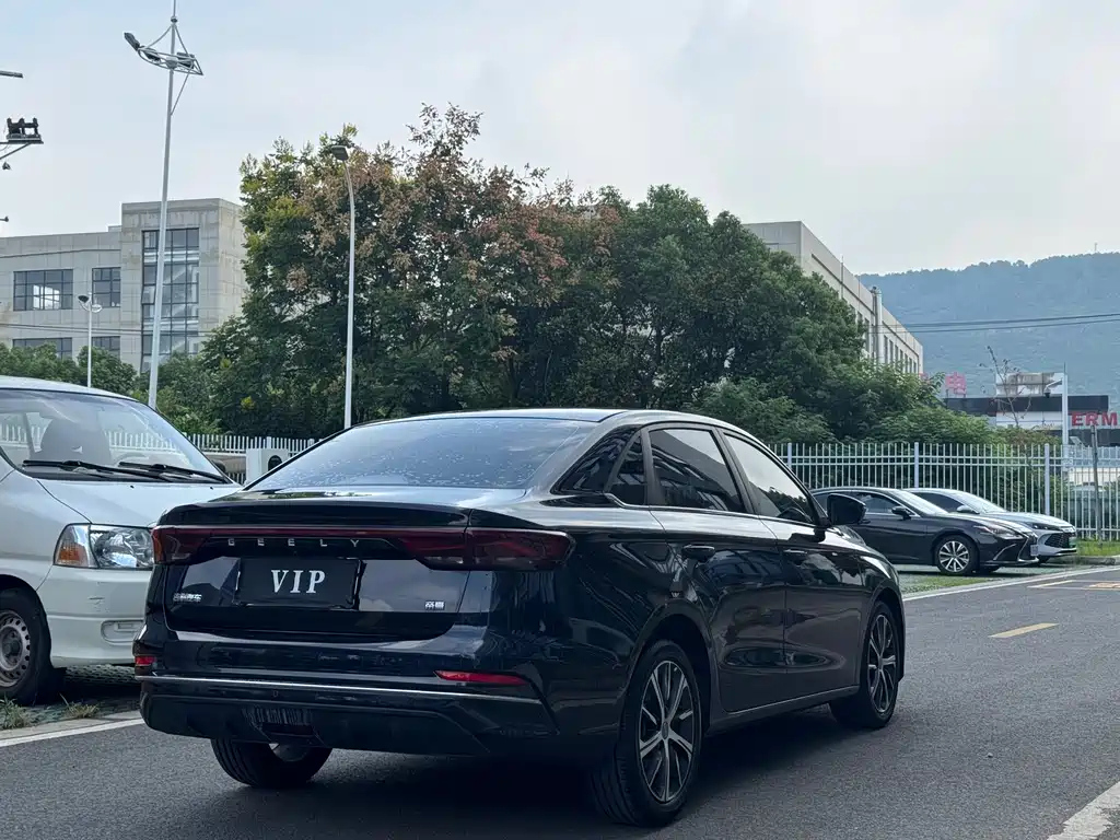 GEELY AUTO EMGRAND 2022