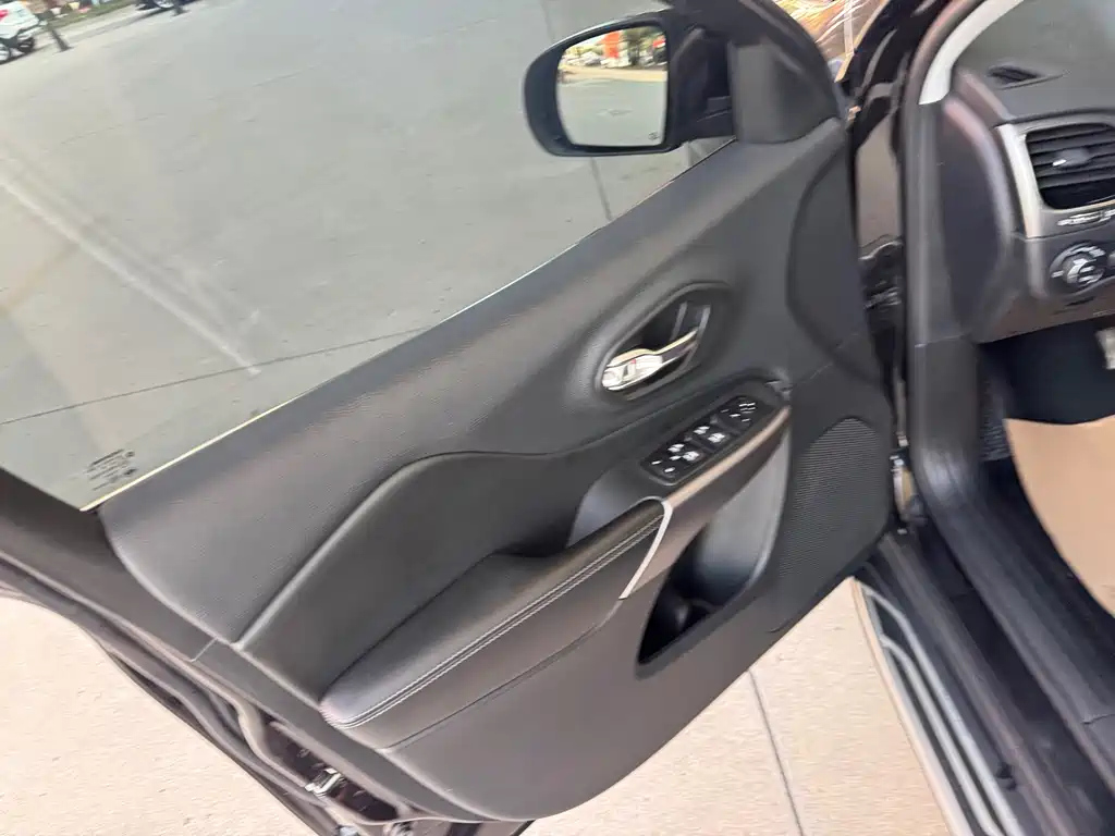 JEEP CHEROKEE 2020
