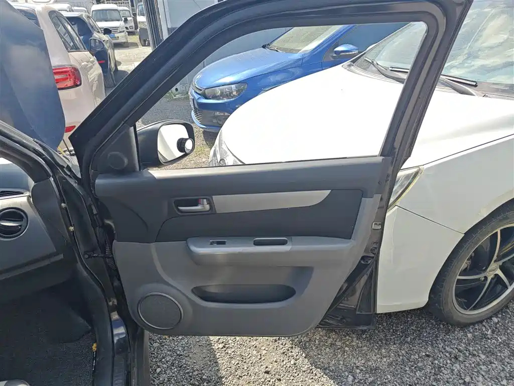 SUZUKI SWIFT 2014