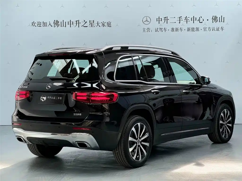 MERCEDES BENZ GLB 2023