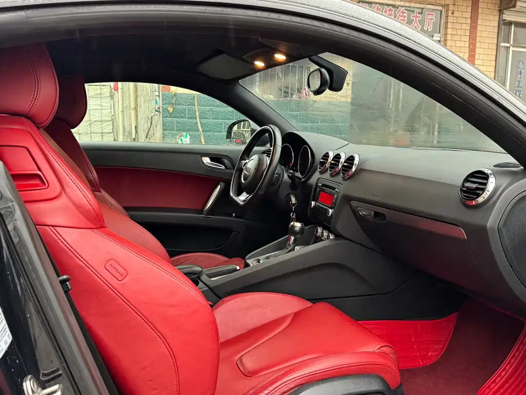 AUDI TT 2011