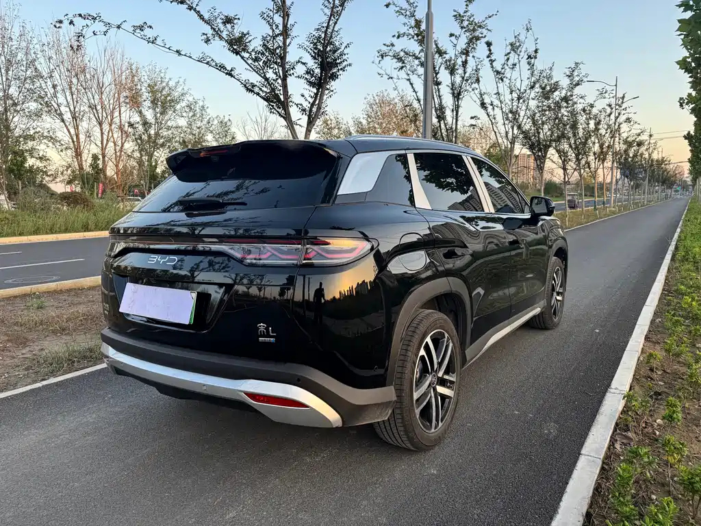 BYD SONG L DM-I 2025