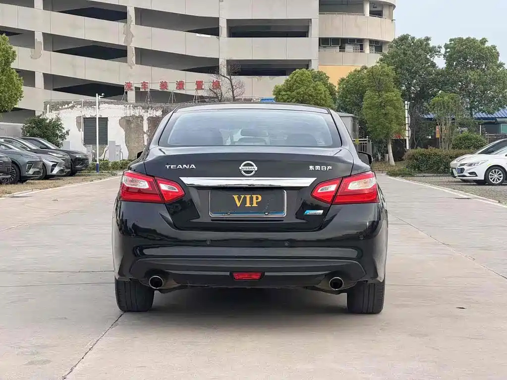 NISSAN TEANA 2017