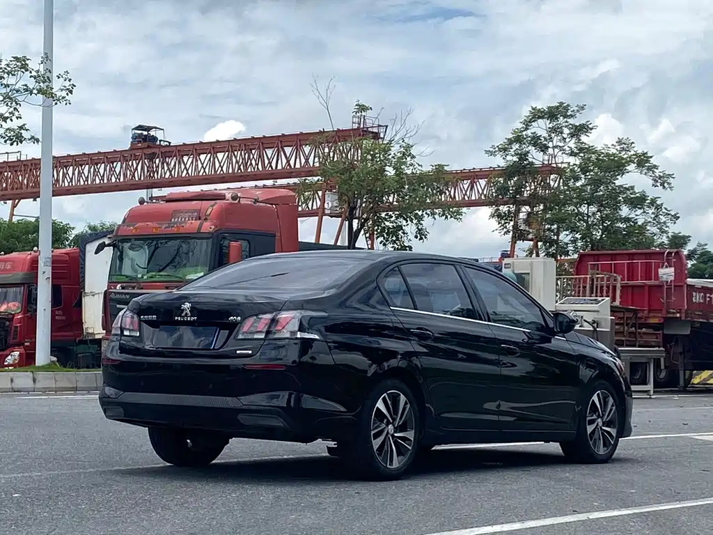 PEUGEOT 408 2019