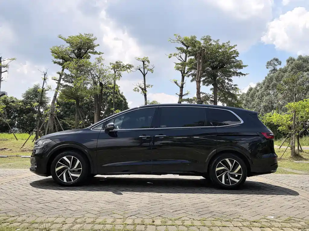 VOLKSWAGEN VILORAN 2022