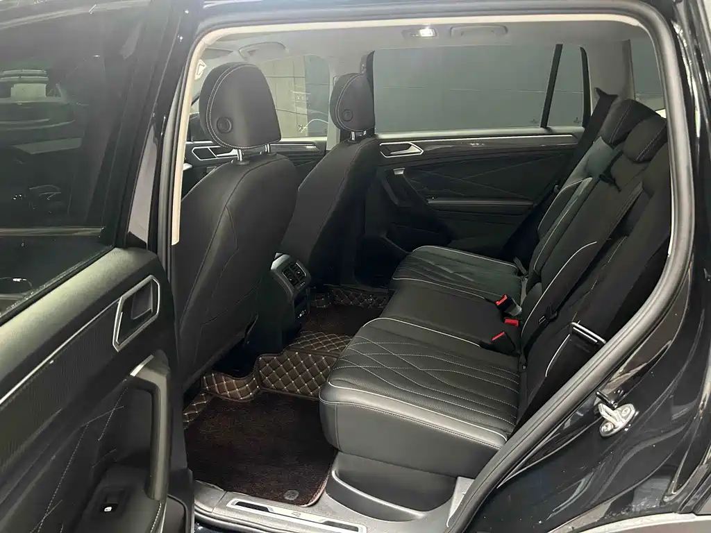 VOLKSWAGEN TIGUAN L 2024