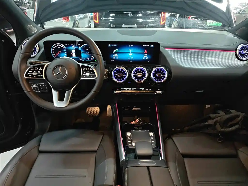 MERCEDES BENZ GLA 2023
