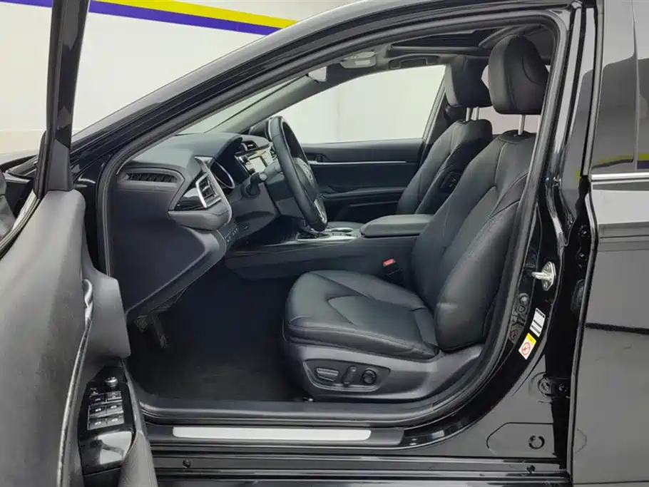 TOYOTA CAMRY 2018