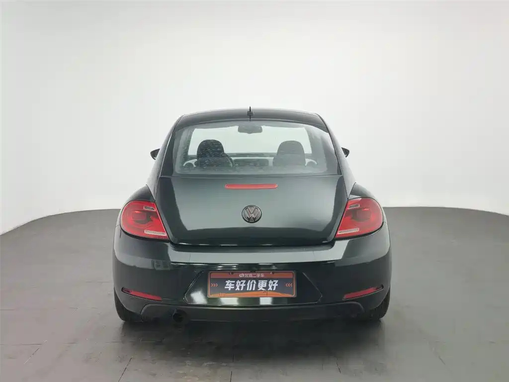 VOLKSWAGEN BEETLE 2014