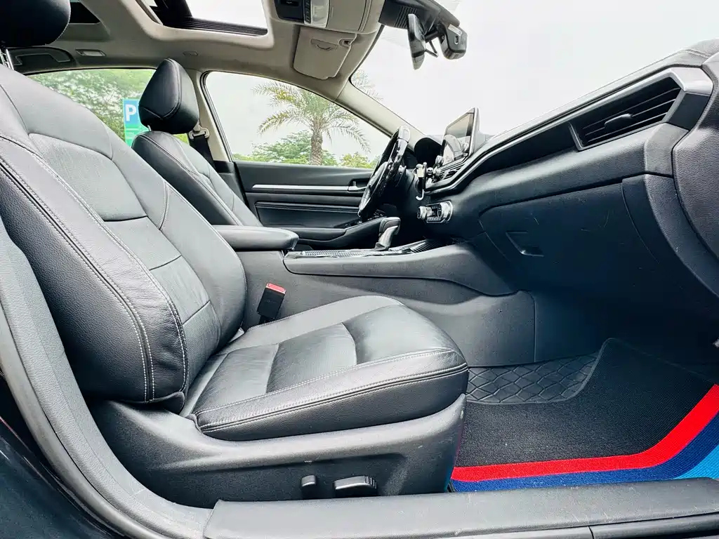NISSAN TEANA 2019