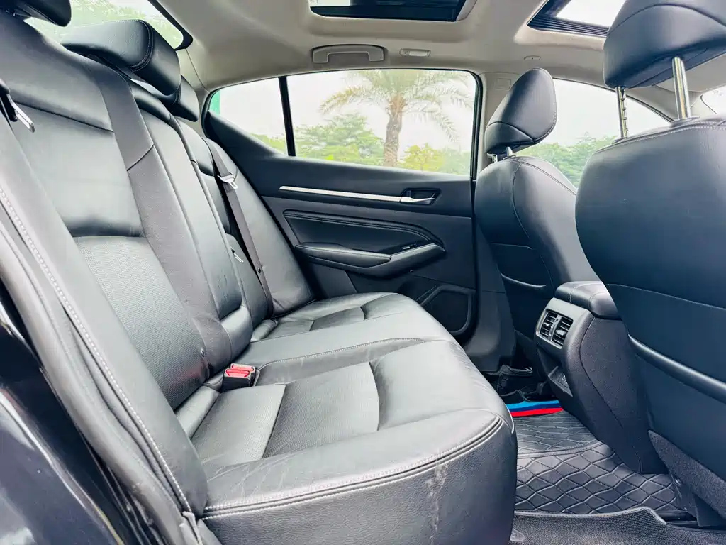 NISSAN TEANA 2019