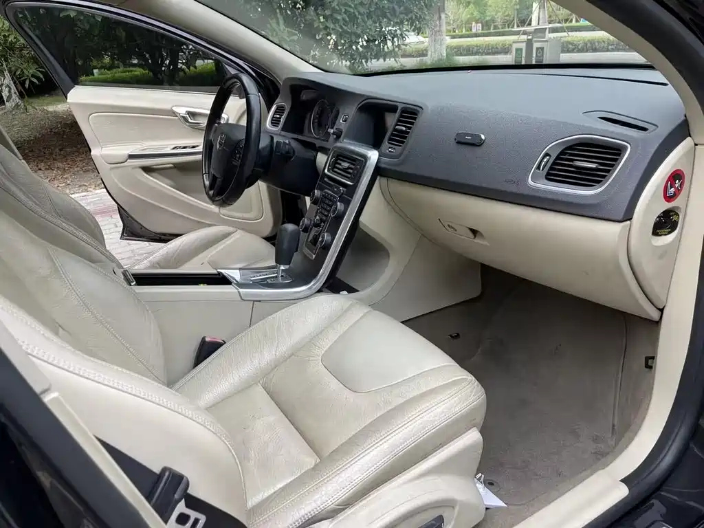 VOLVO S60 IMPORT 2012