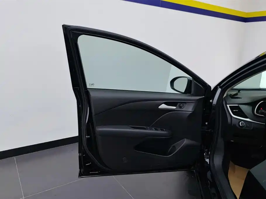 CHEVROLET CRUZE 2019