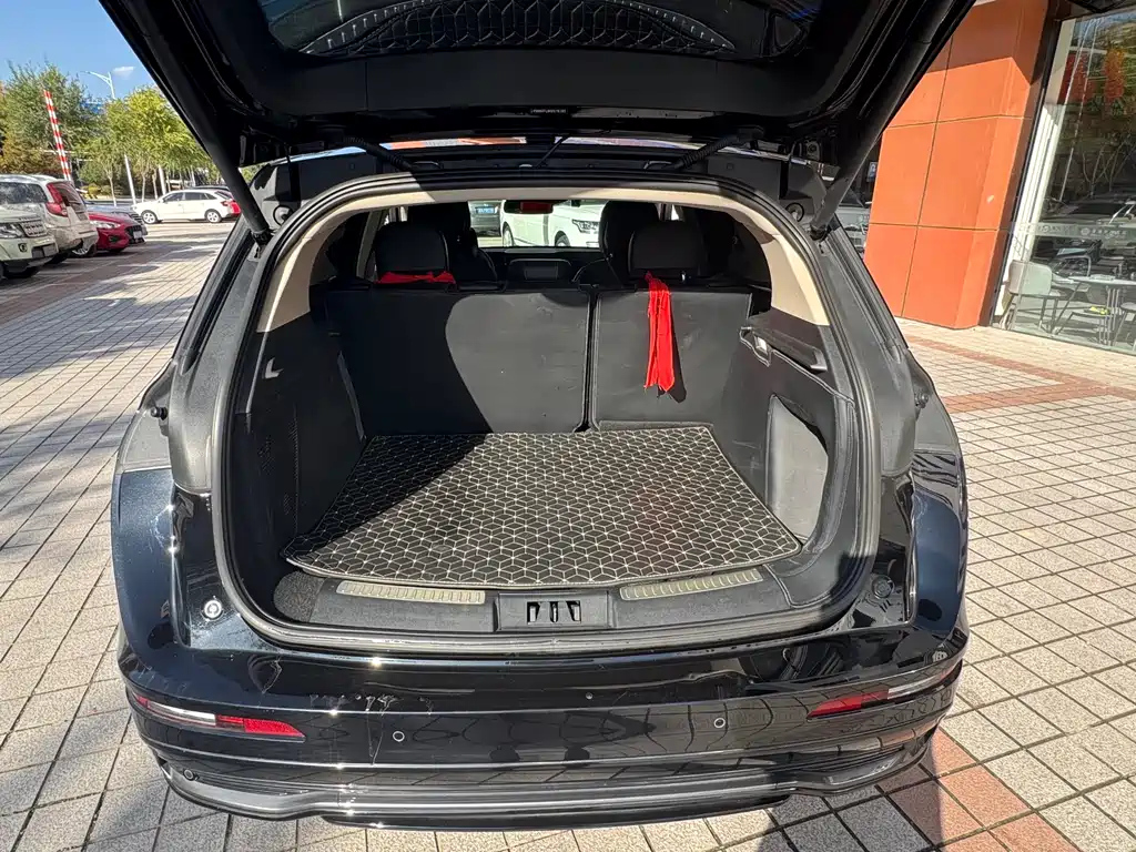 LINCOLN ADVENTURER 2024