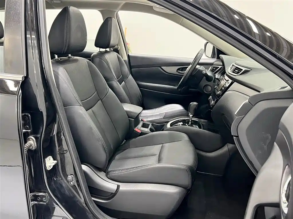 NISSAN X-TRAIL 2015