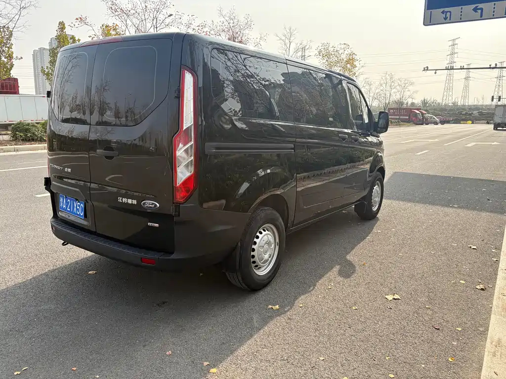 FORD TRANSIT 2022