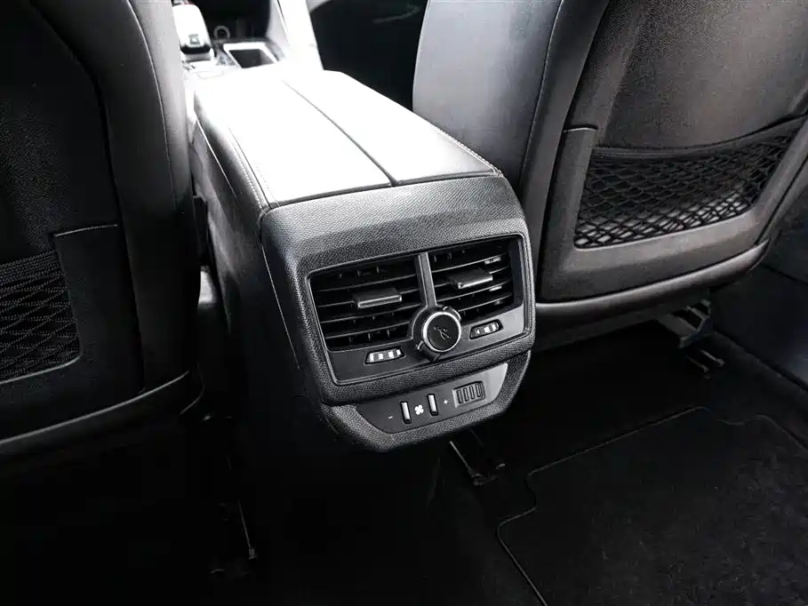 PEUGEOT 5008 2019