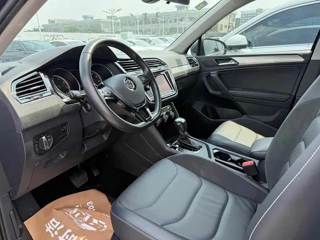 VOLKSWAGEN TIGUAN L 2020
