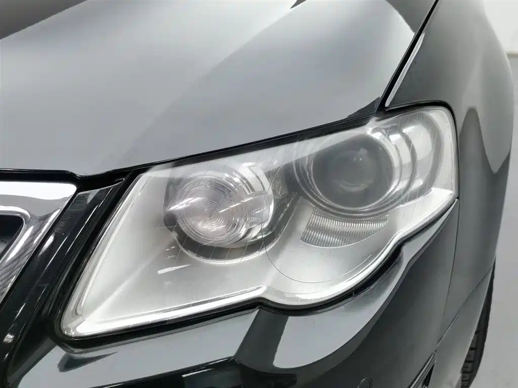 VOLKSWAGEN MAGOTAN 2011
