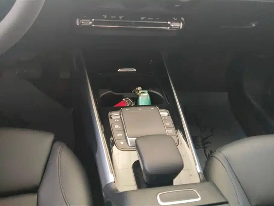 MERCEDES BENZ GLB 2022