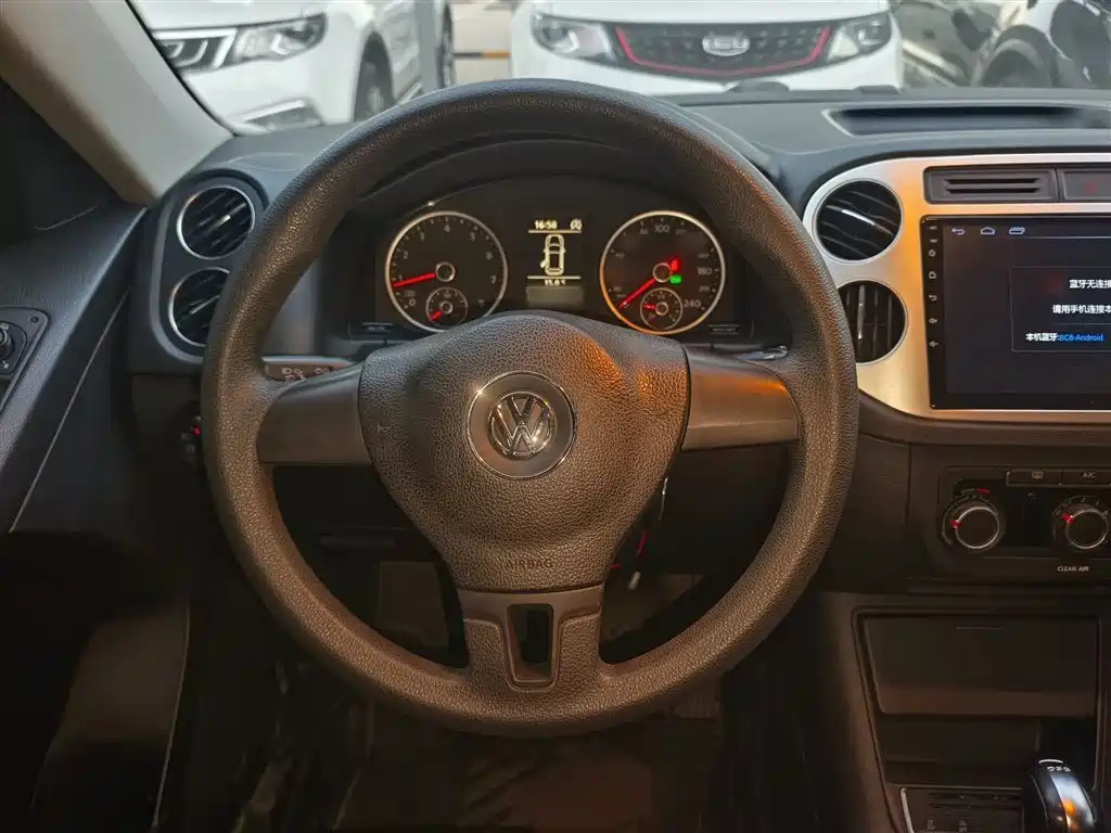 VOLKSWAGEN TIGUAN 2018