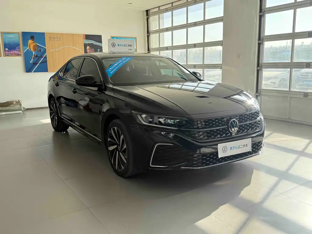 VOLKSWAGEN PASSAT 2022