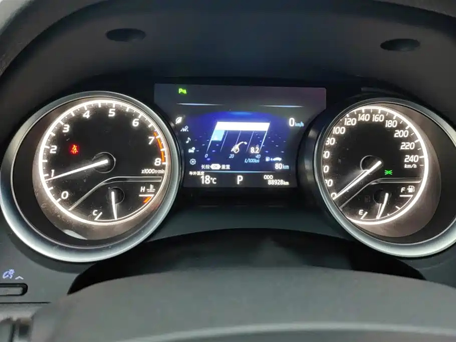 TOYOTA CAMRY 2018